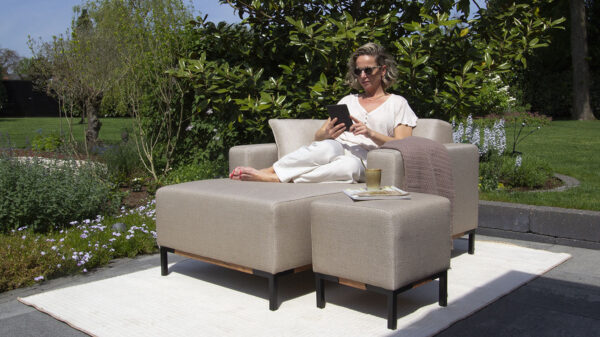 Urbansofa outdoor stoffen tuinbanken marbella daybed sunbrella savana coconut marbella hocker sunbrella savana coconut e reader lezen in de zon website