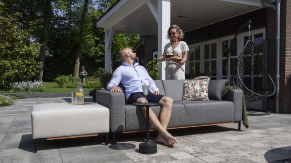 Urbansofa outdoor stoffen tuinbanken marbella sofa sunbrella savana tornado marbella hocker sunbrella natte linen chalk gezellig op je buiten bankstel website