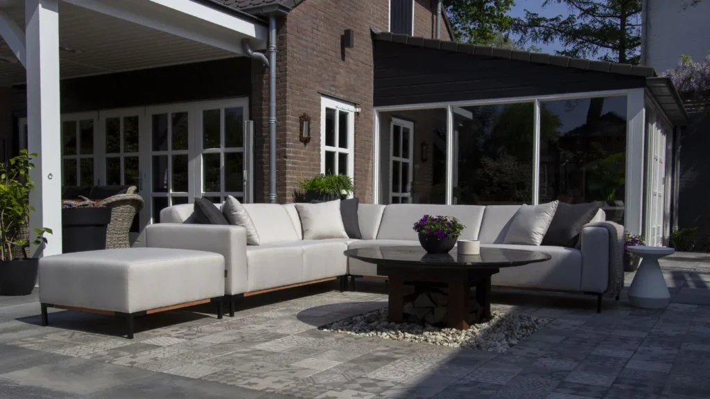 UrbanSofa Outdoor stoffen tuinbanken Marbelle Hoekbank Sunbrella Natte Linen Chalk Marbella Hocker Sunbrella Natte Linen Chalk Website