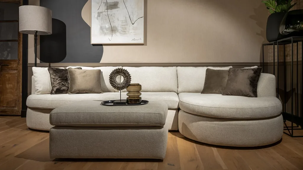 UrbanSofa Ella Loungebank met Hocker in Rio Sand