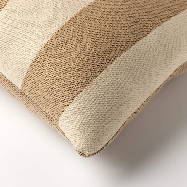 Sierkussen outdoor cyrus 45x45cm dutch decor irish cream detail