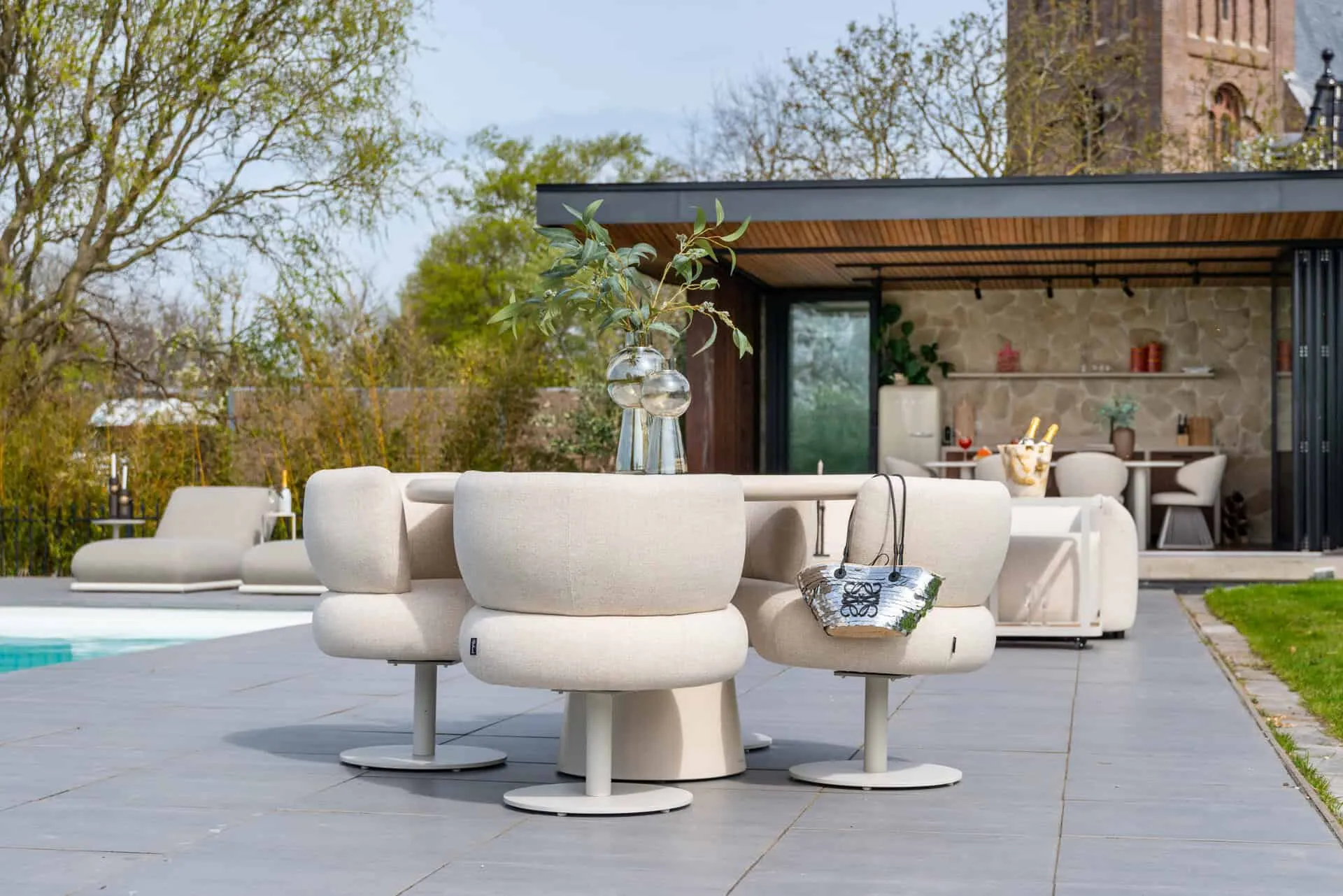Outdoor Eettafel Urban Bloom sandstone 130Ø