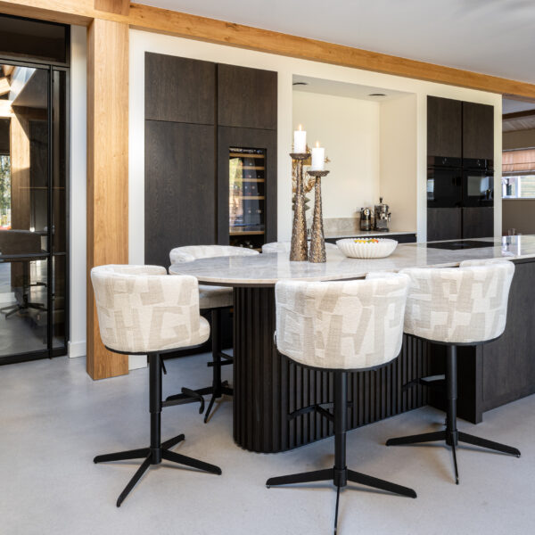 Barstoel Cheyenne beige graffic swivel