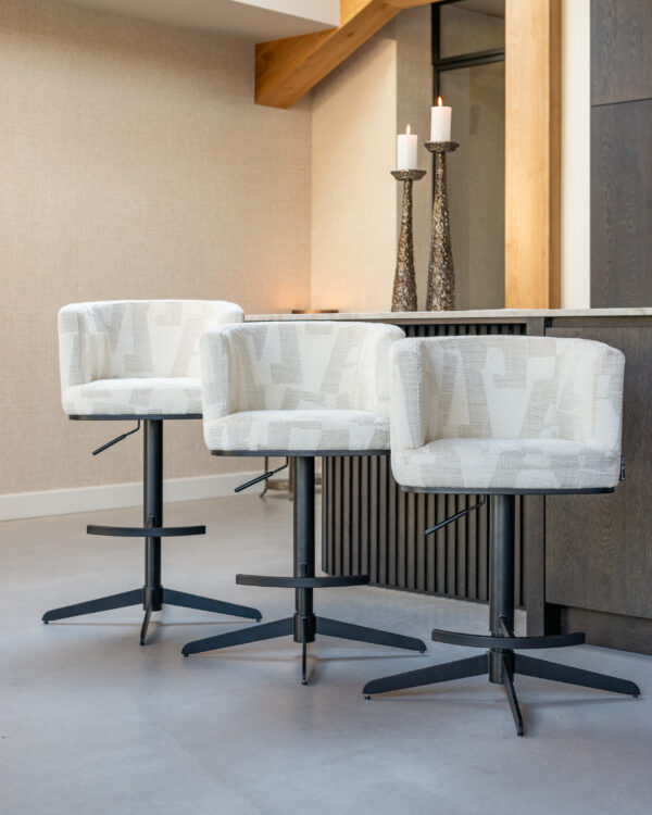 Barstoel Cheyenne beige graffic swivel